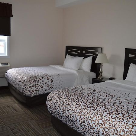 Auberge Macdonald Guest Inn Iroquois Falls Экстерьер фото